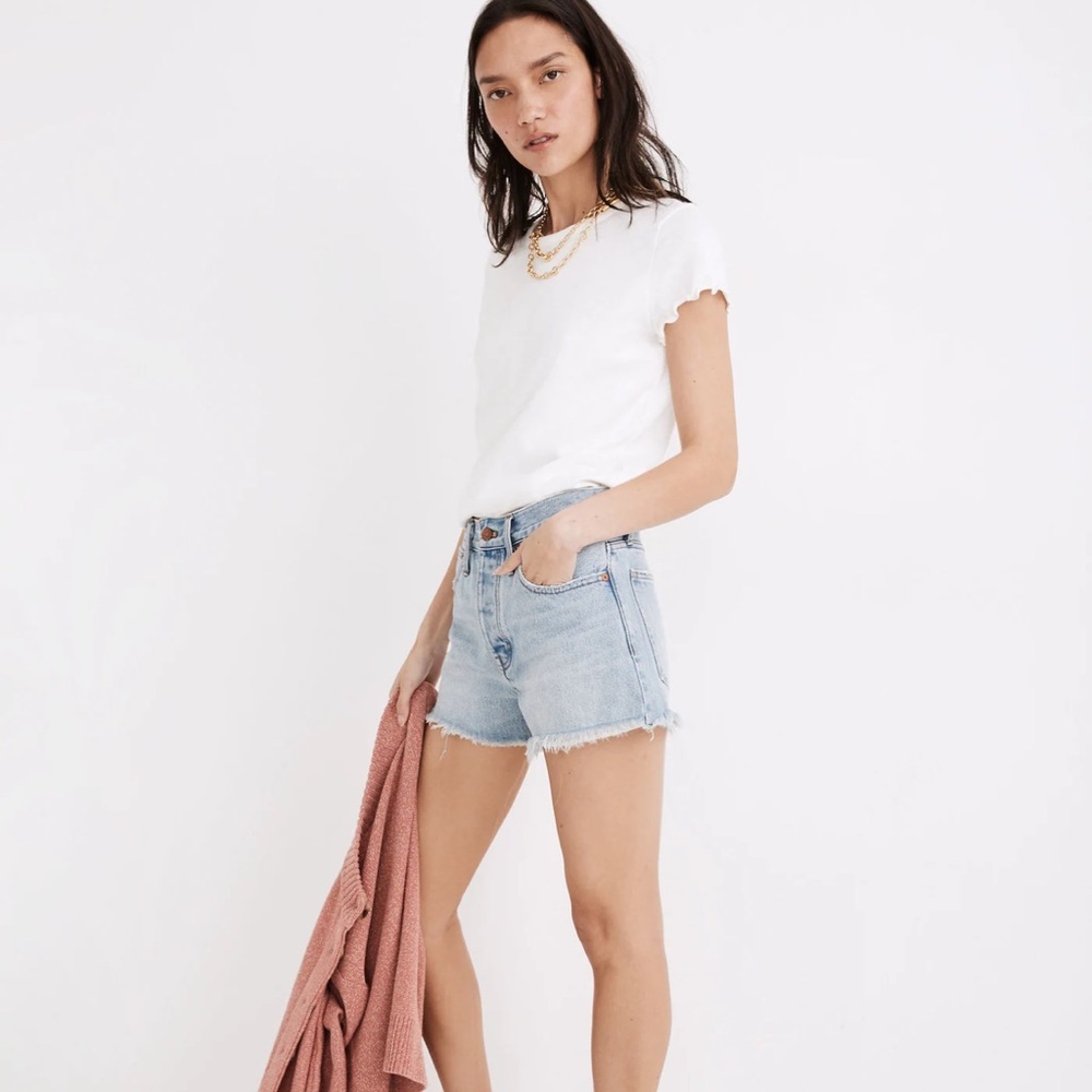 Madewell Buttonfly Relaxed Denim Shorts in Cedarcroft Wash - Picture 2 of 7